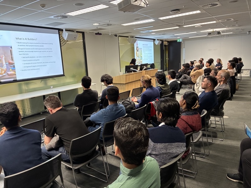 Michael Ridland presenting during a Team 400 AI training workshop.